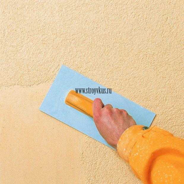 Как наносить текстурную краску на стены своими руками