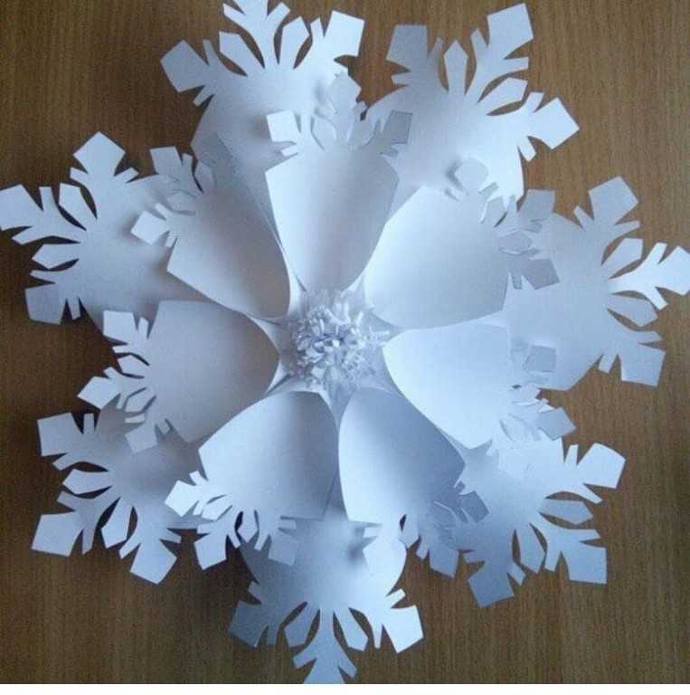 Как сделать снежинки из бумаги