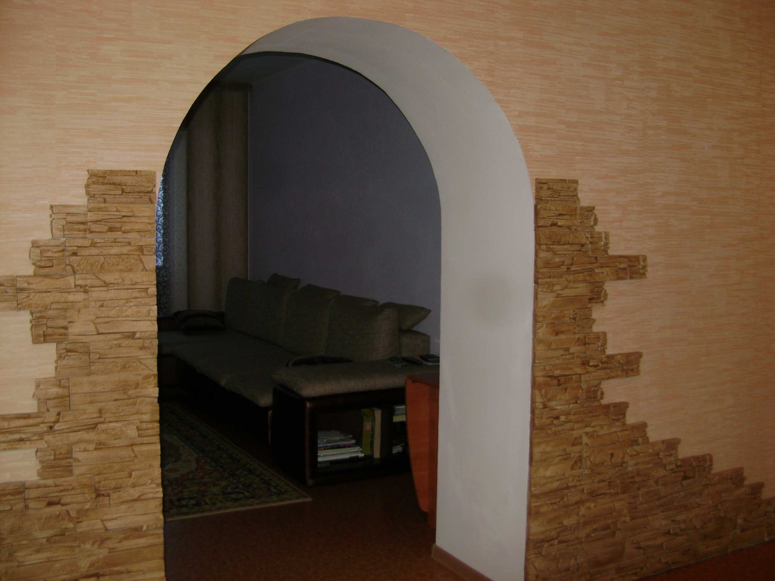 Отделка арки в квартире своими руками — варианты декора искусственным камнем
