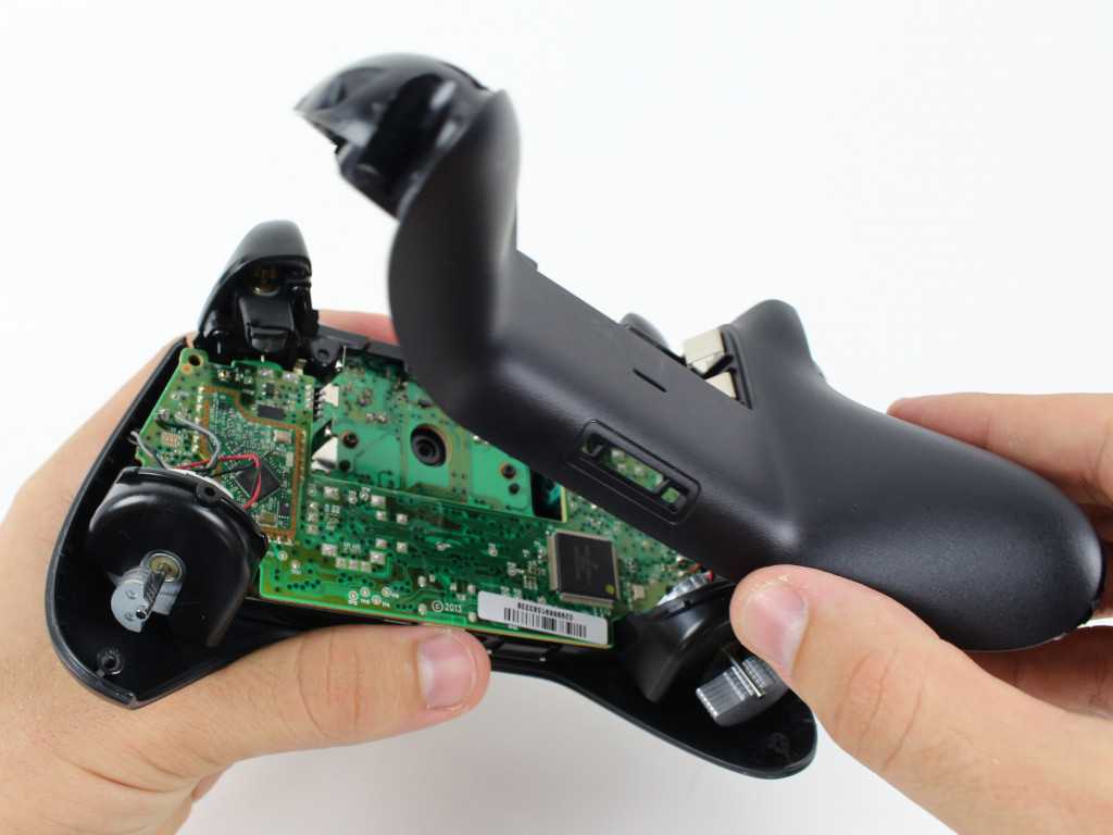 MicrosoftПри сопряжении с любым устройством с помощью Bluetooth беспроводной геймпад Xbox не выключается при выключении устройства, к которому он подключен